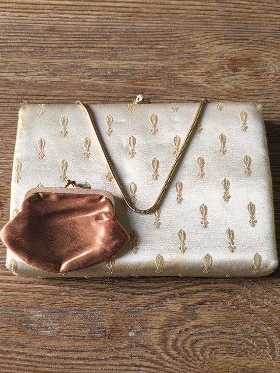 Vintage Handbags - Elegant Embroidered Gold Satin Evening Clutch with Gold Chain & Coin Purse